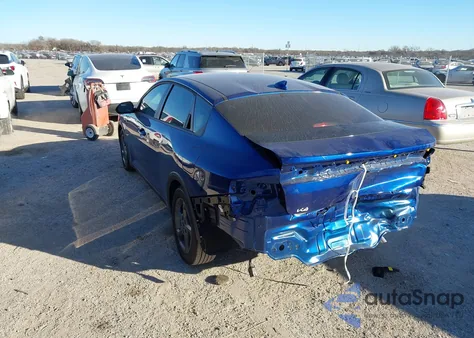 2025 Kia K4 Lxs из США, поврежденный, VIN 3KPFT4DE9SE212243